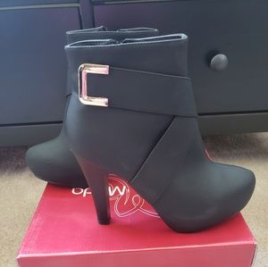Brand new top moda shoes booties 6